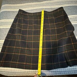 Hollister short wool blend patterned skirt. Worn a time or two. EUC.